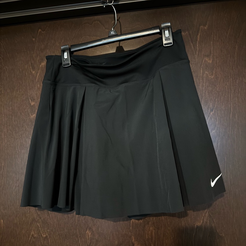 Nike Dri-FIT Advantage Women's
Tennis Skirt